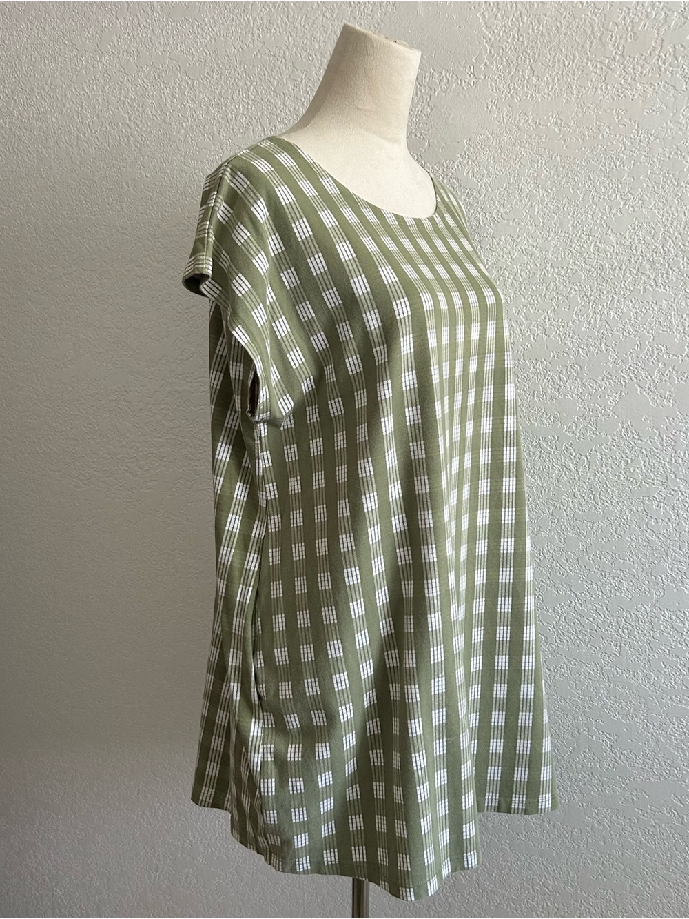 ki-ele Organic Cotton Hannah Shirt Dress in Light Green and White Palaka Print - Picture 2 of 6